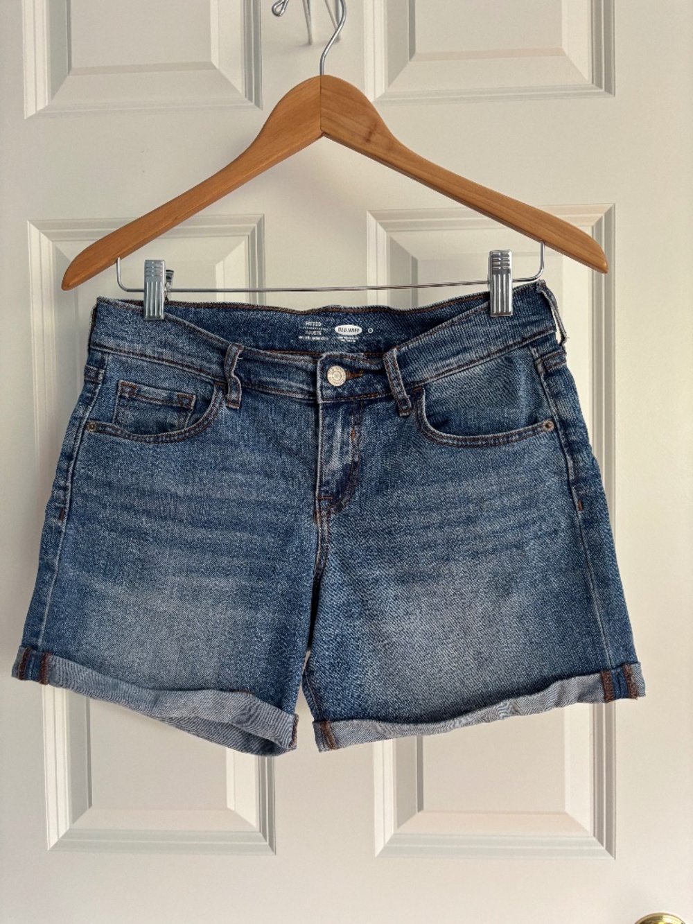 Old Navy fitted stretch jean shorts